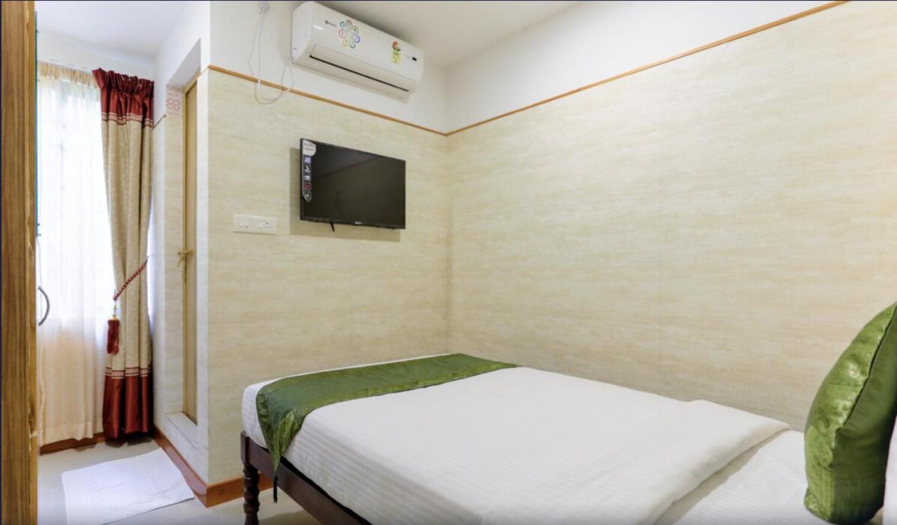 Heaven Gardens Hotel Kochi ภายนอก รูปภาพ