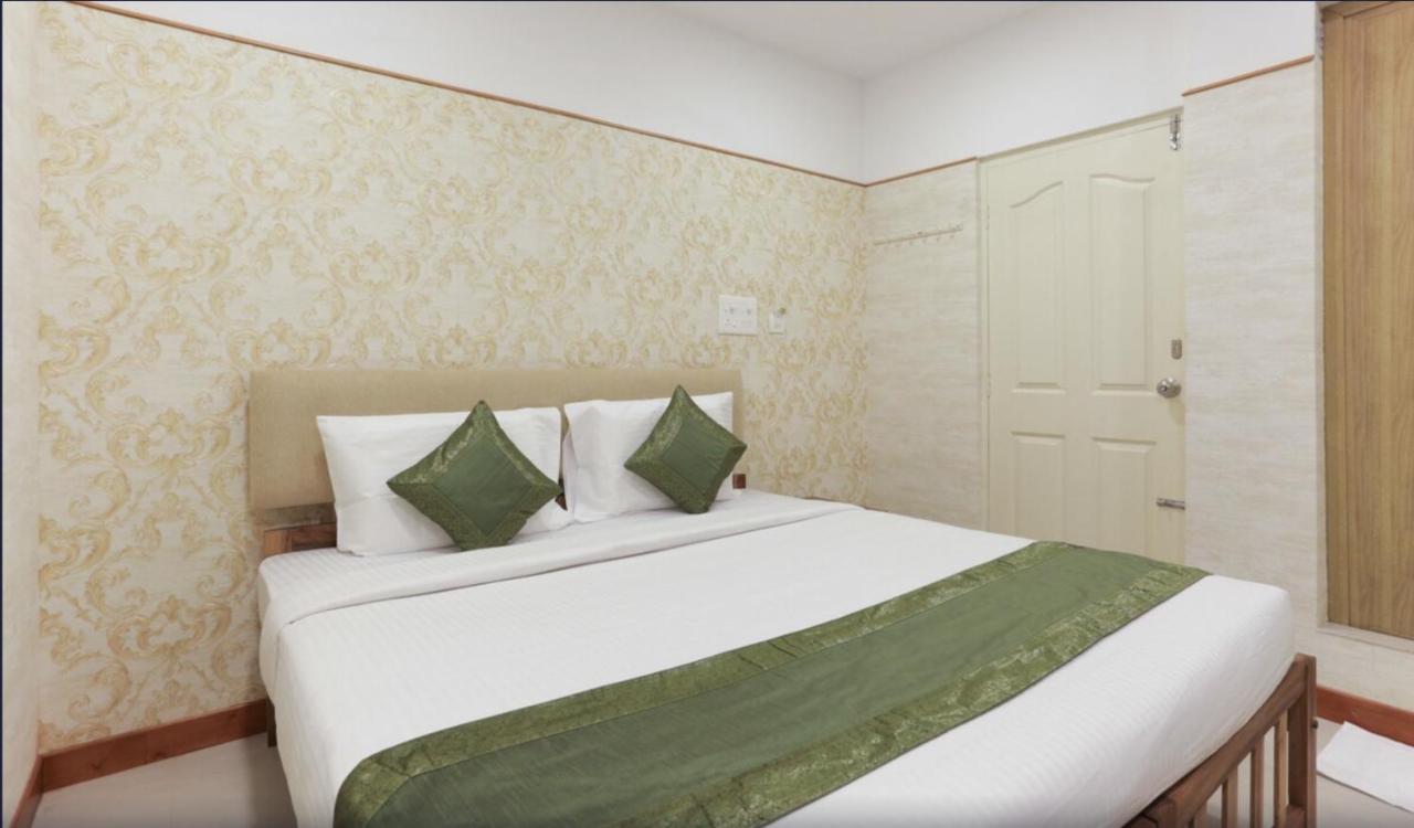 Heaven Gardens Hotel Kochi ภายนอก รูปภาพ