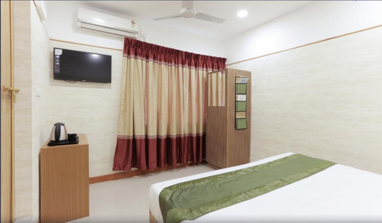 Heaven Gardens Hotel Kochi ภายนอก รูปภาพ
